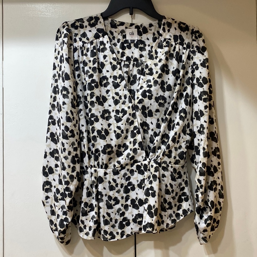 Rosette blouse from the cabi spring 2021 collection size small